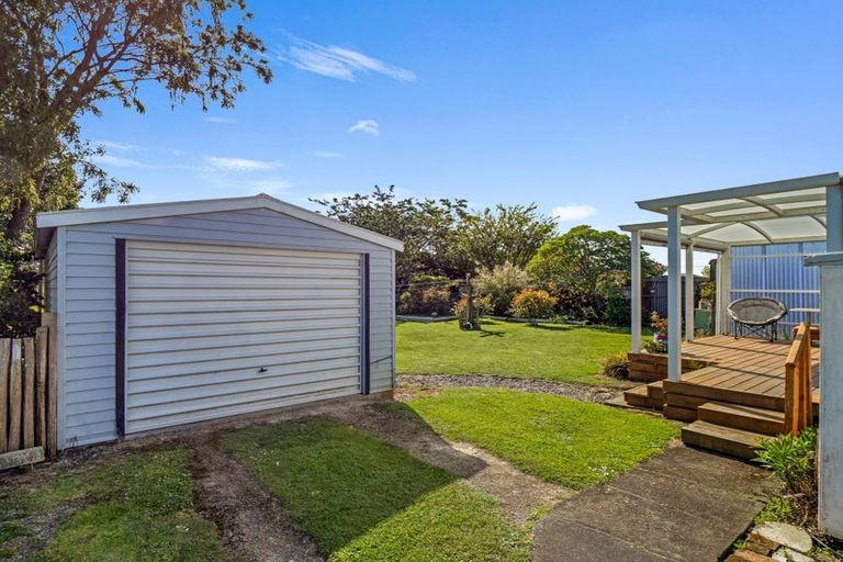 Photo of property in 11 Bear Street, Waverley, 4510