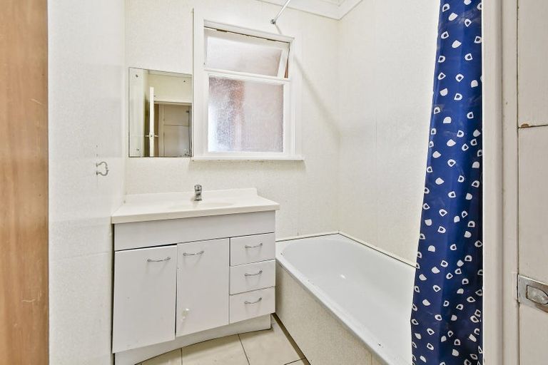 Photo of property in 222 Great South Road, Huntly, 3700