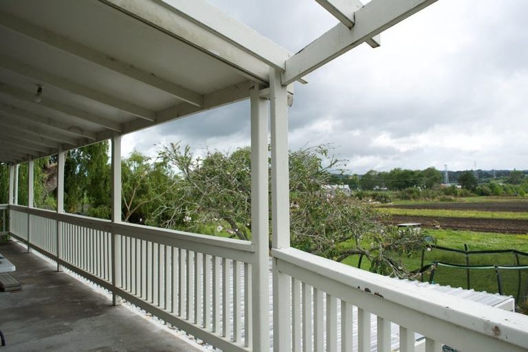 Photo of property in 9b Trotting Course Drive, Kumeu, 0891
