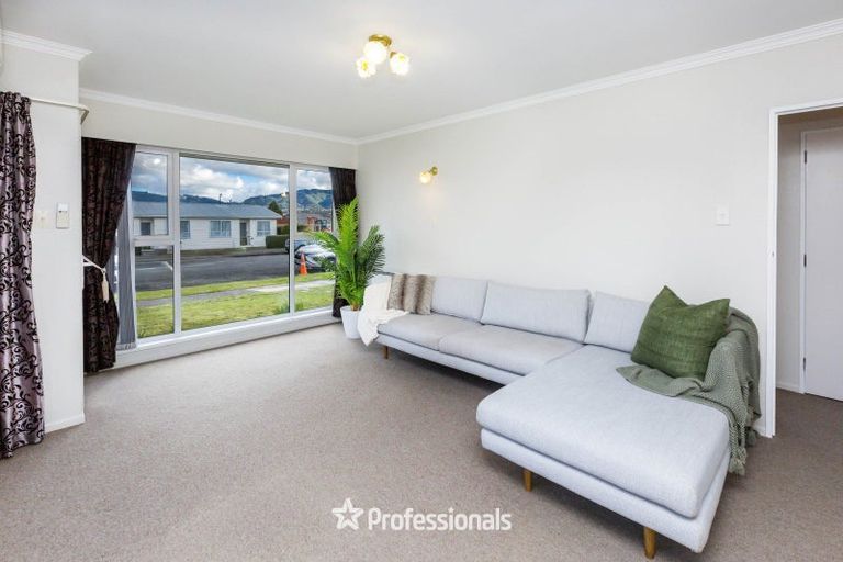 Photo of property in 2/6 Hay Street, Ebdentown, Upper Hutt, 5018