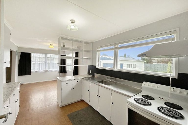 Photo of property in 31 Abraham Crescent, Milson, Palmerston North, 4414