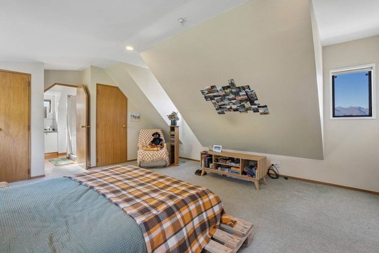 Photo of property in 36 Greenstone Place, Fernhill, Queenstown, 9300