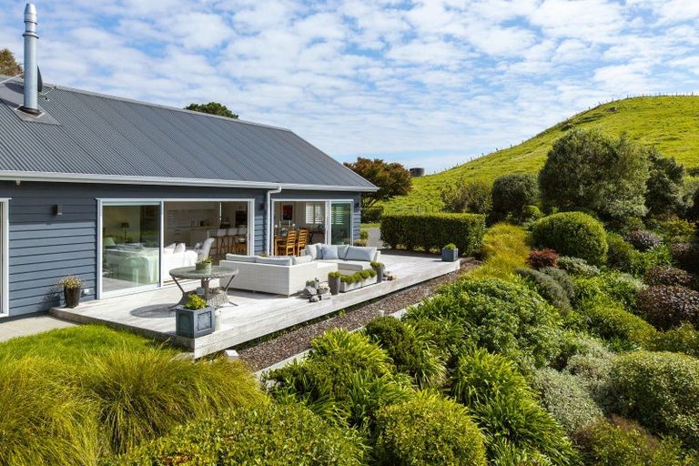 Photo of property in 97 Highland Drive, Acacia Bay, Taupo, 3385