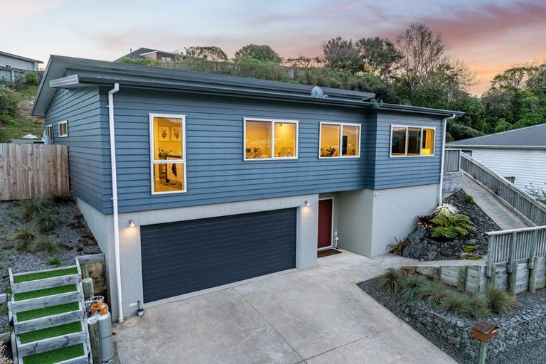 Photo of property in 136 Navigation Drive, Whitby, Porirua, 5024