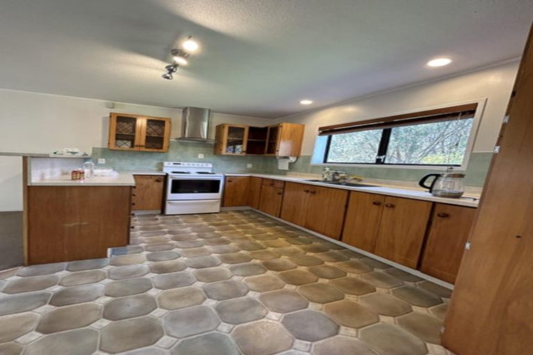 Photo of property in 102 Marina View Drive, West Harbour, Auckland, 0618