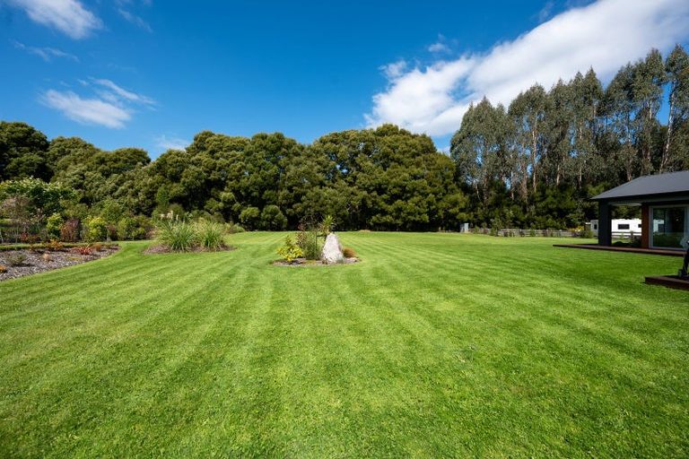 Photo of property in 20 Lancewood Way, Kinloch, Taupo, 3377