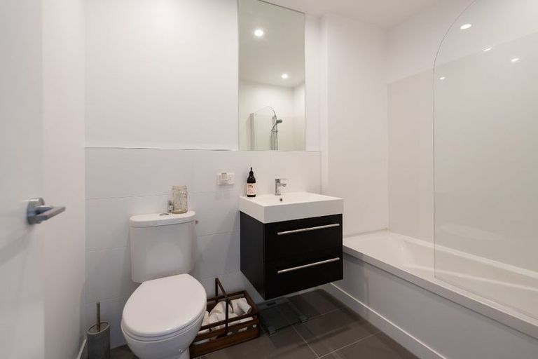 Photo of property in 24u8 Princess Terrace, Newtown, Wellington, 6021