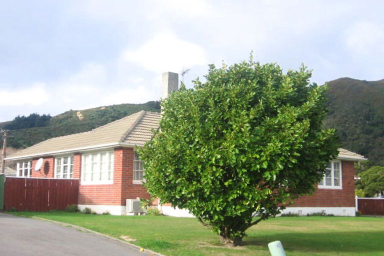 Photo of property in 17 Puketapu Grove, Waiwhetu, Lower Hutt, 5010
