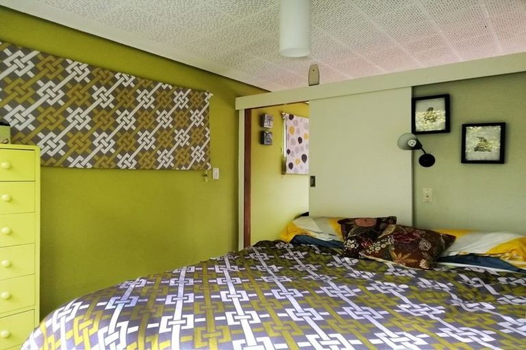 Photo of property in 1 Paramu Avenue, Birkdale, Auckland, 0626