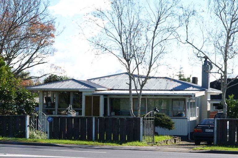 Photo of property in 475 Massey Road, Mangere East, Auckland, 2024