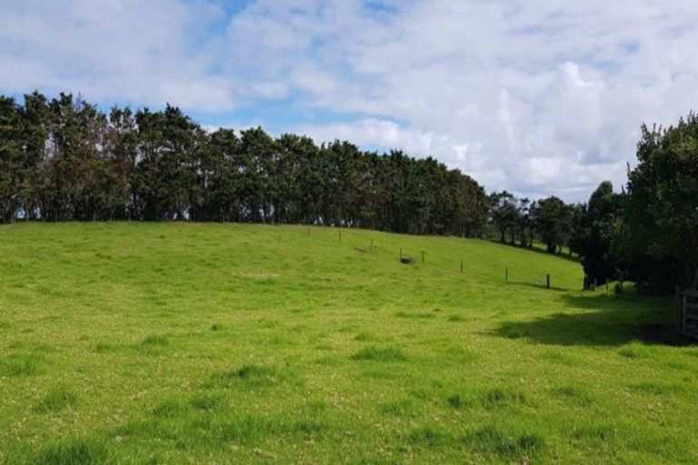 Photo of property in 286 Rehutai Road, Baylys Beach, Dargaville, 0377
