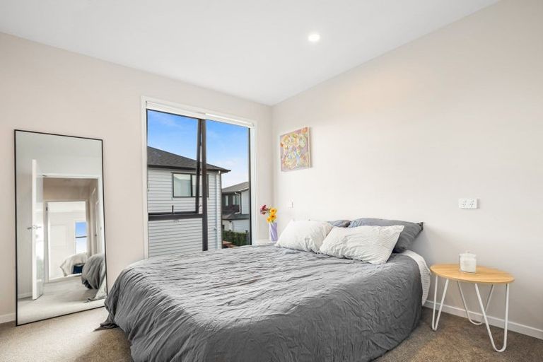 Photo of property in 35 Treloar Crescent, Hobsonville, Auckland, 0616