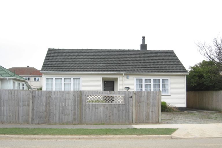 Photo of property in 61 Hewer Crescent, Naenae, Lower Hutt, 5011