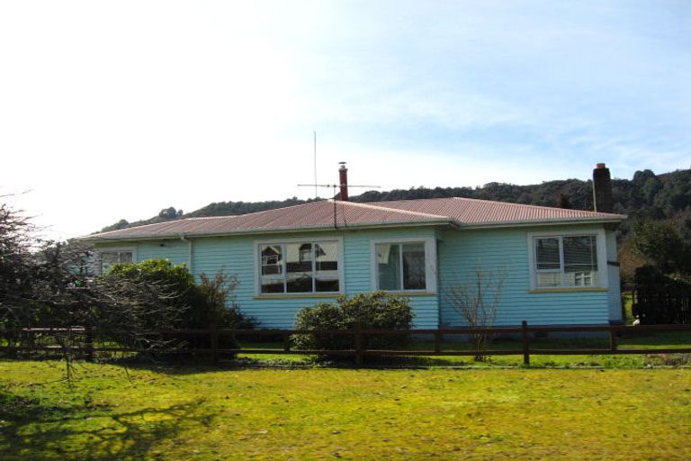 Photo of property in 69 Main Street, Reefton, 7830