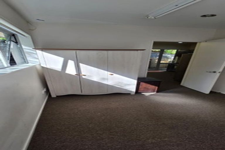 Photo of property in 5 Hazel Glen, Bayview, Auckland, 0629