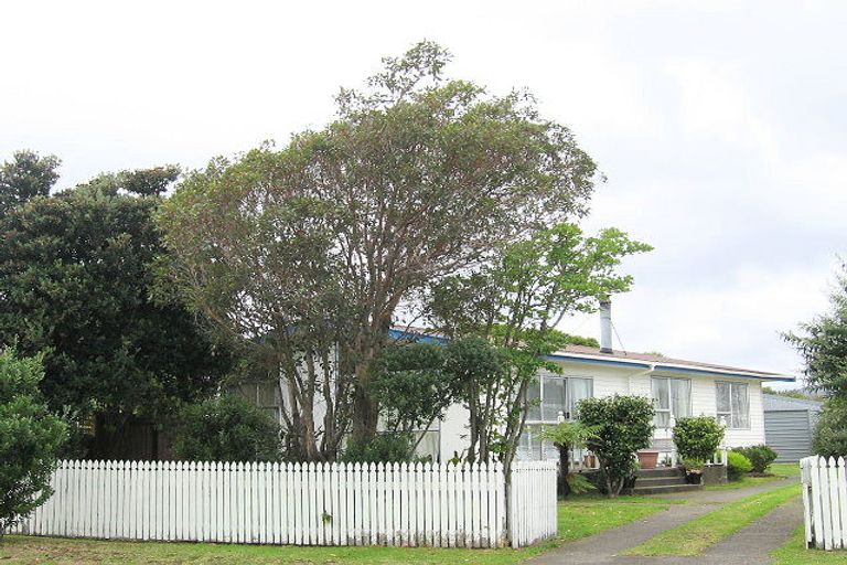 Photo of property in 20 Rangiatea Street, Paraparaumu Beach, Paraparaumu, 5032