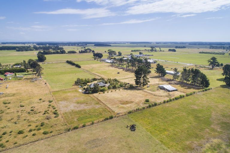 Photo of property in 35 Rangiotu Road, Himatangi, Palmerston North, 4477