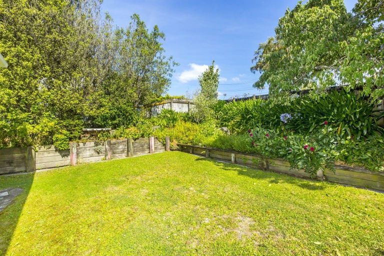 Photo of property in 2 Pokaka Street, Birchville, Upper Hutt, 5018