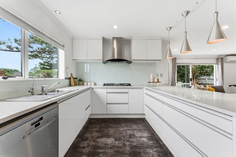 Photo of property in 28a Rangatira Road, Birkenhead, Auckland, 0626