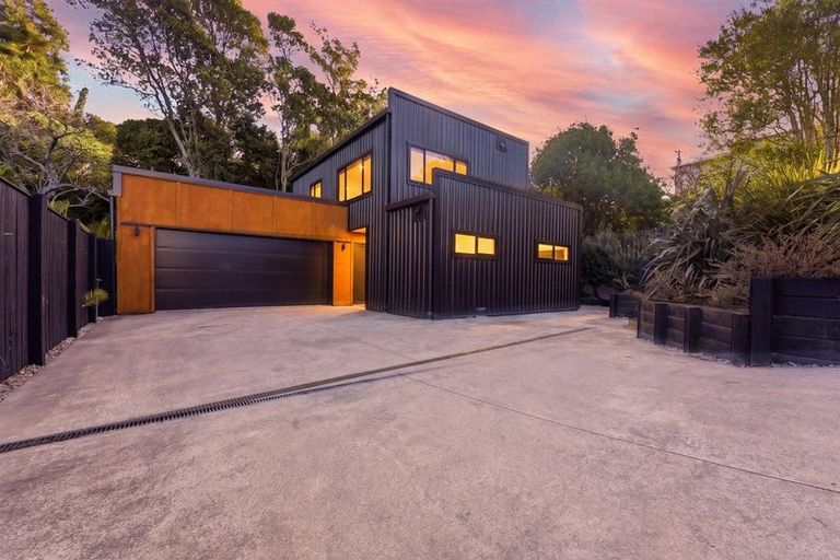 Photo of property in 59 Wallath Road, Westown, New Plymouth, 4310
