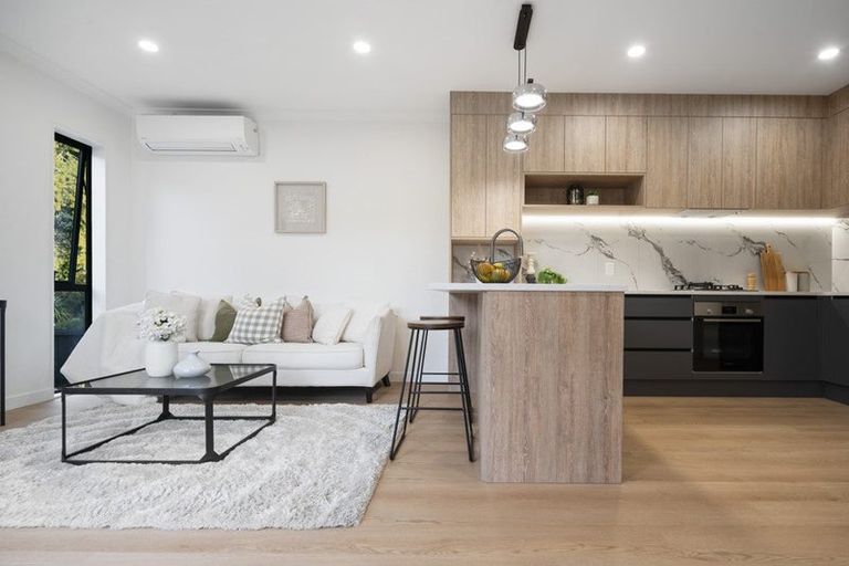 Photo of property in 24b Scarlock Avenue, Browns Bay, Auckland, 0630