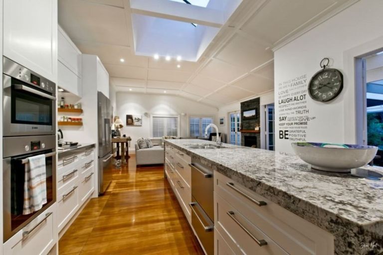 Photo of property in 998 Peak Road, Helensville, 0875