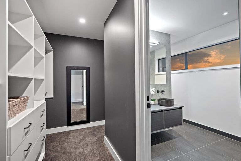 Photo of property in 9 Ridgelea Road, Long Bay, 0792