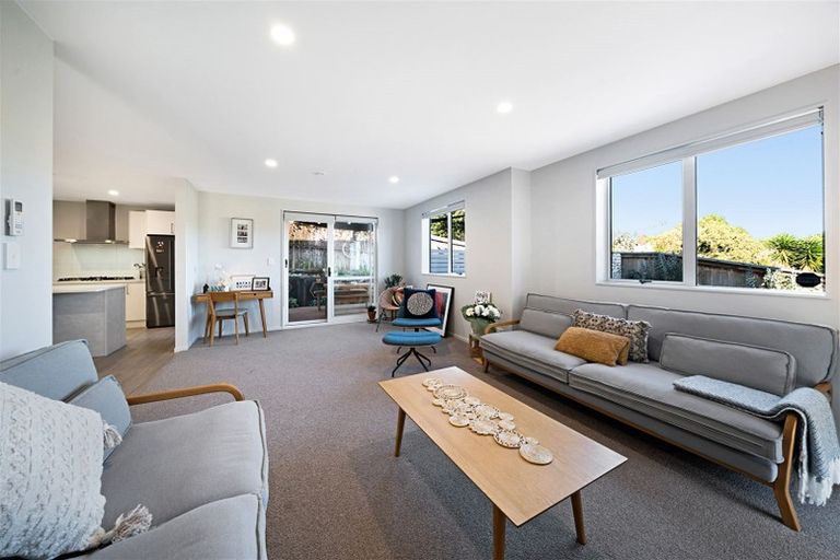 Photo of property in 51a Routley Drive, Glen Eden, Auckland, 0602