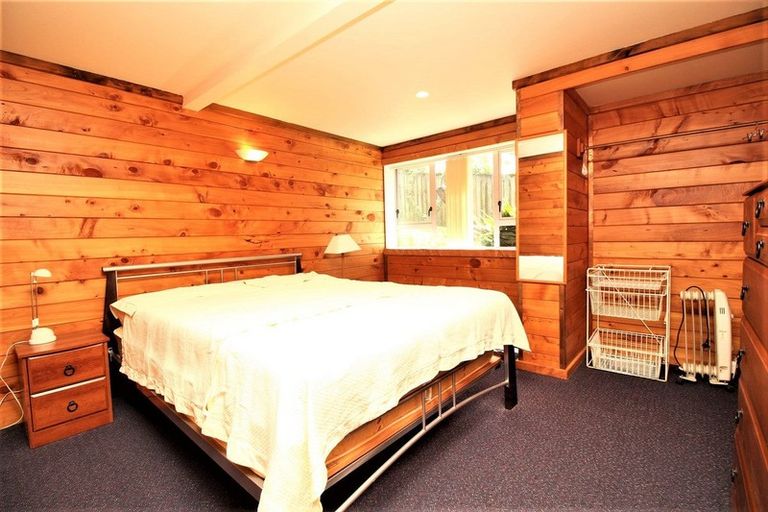 Photo of property in 37 South Lynn Road, Titirangi, Auckland, 0604