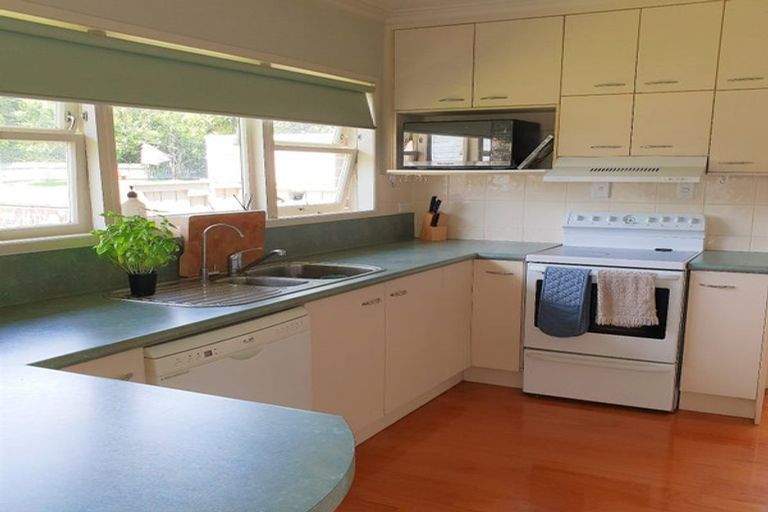 Photo of property in 3 View Road, Waiuku, 2123