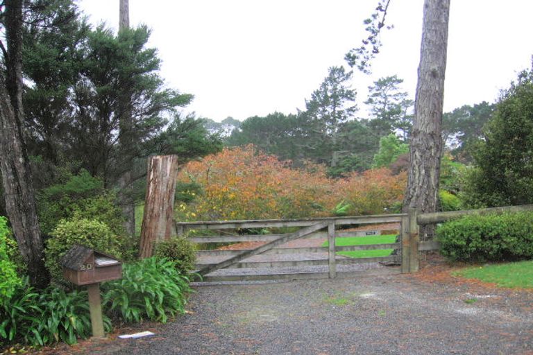 Photo of property in 20 Bernard Magnus Lane, Greenhithe, Auckland, 0632