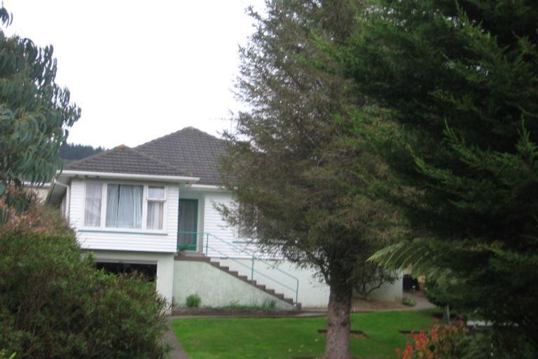 Photo of property in 14 Huia Street, Tawa, Wellington, 5028