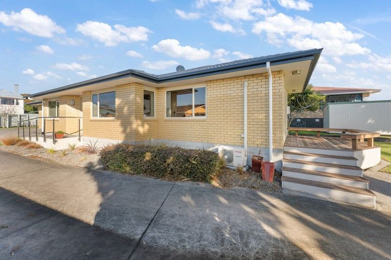 Photo of property in 147 Tukapa Street, Westown, New Plymouth, 4310