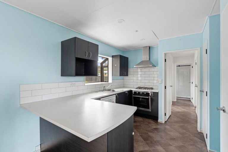 Photo of property in 52b Seddon Street, Waikanae, 5036