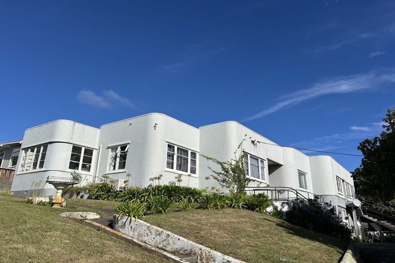 Photo of property in 18 Collins Avenue, Tawa, Wellington, 5028
