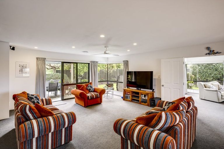 Photo of property in 37 Pukekura Place, Taradale, Napier, 4112