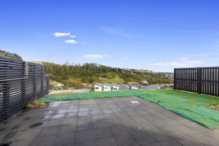 Photo of property in 30 Turtleback Avenue, Whitby, 5024