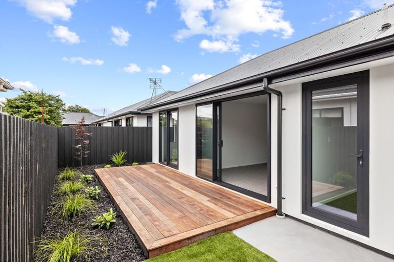 Photo of property in 2/7 Cossar Street, Burwood, Christchurch, 8083