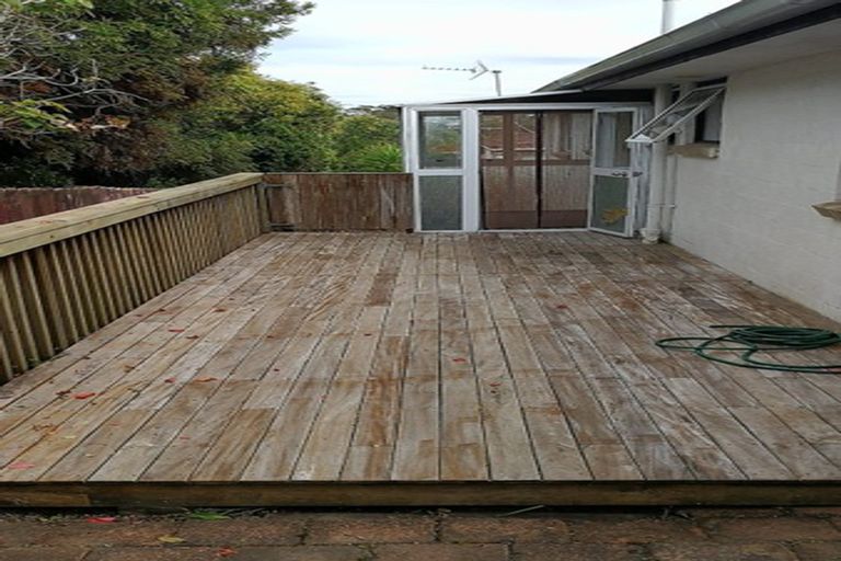 Photo of property in 9/26a Sunnynook Road, Sunnynook, Auckland, 0620