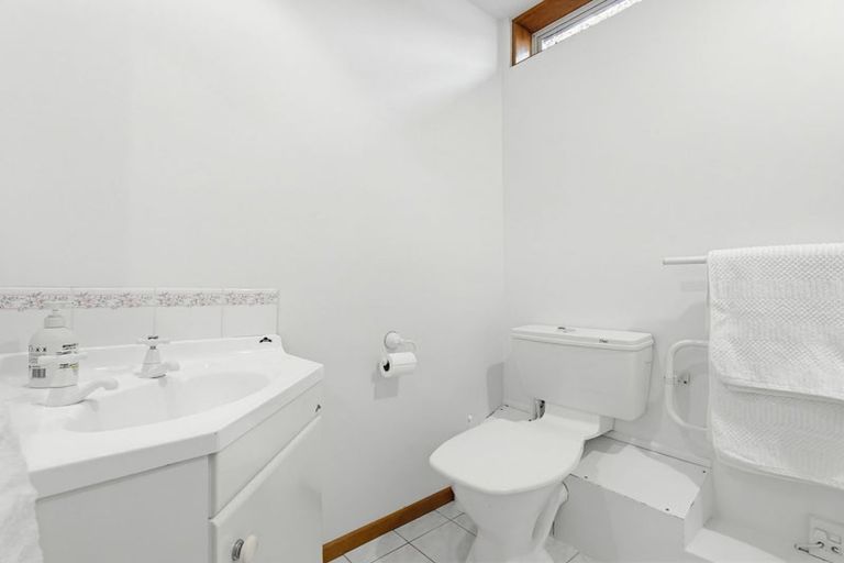 Photo of property in 96a Warren Crescent, Hillmorton, Christchurch, 8025