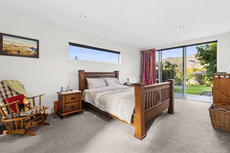 Photo of property in 83 Rob Roy Lane, Wanaka, 9305