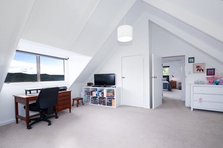 Photo of property in 6 Puketiro Place, Paihia, 0200