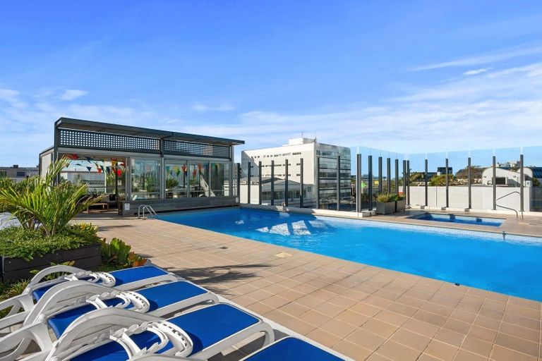 Photo of property in Sentinel Apartments, 1102/3 Northcroft Street, Takapuna, Auckland, 0622