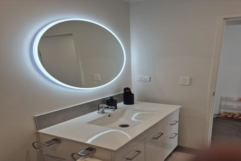 Photo of property in 16 Kutukutu Street, Takanini, 2112