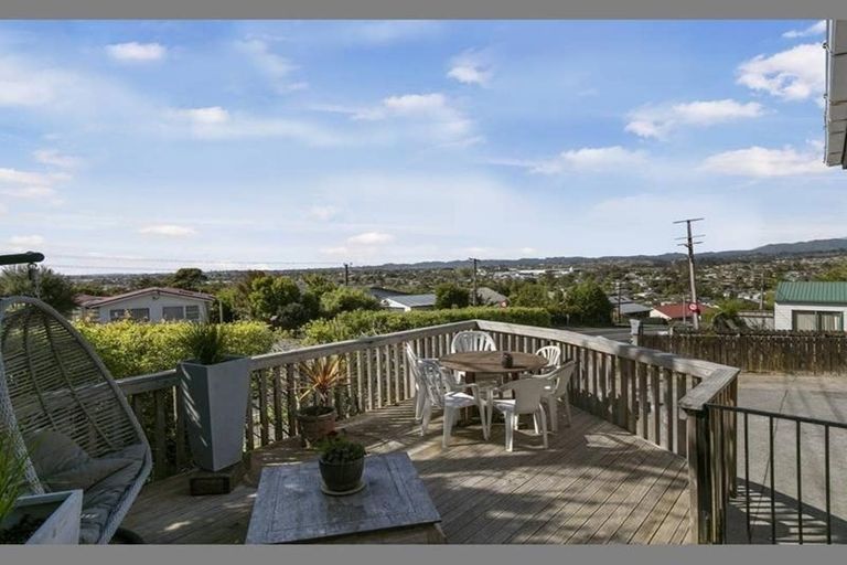 Photo of property in 66 Don Buck Road, Massey, Auckland, 0614