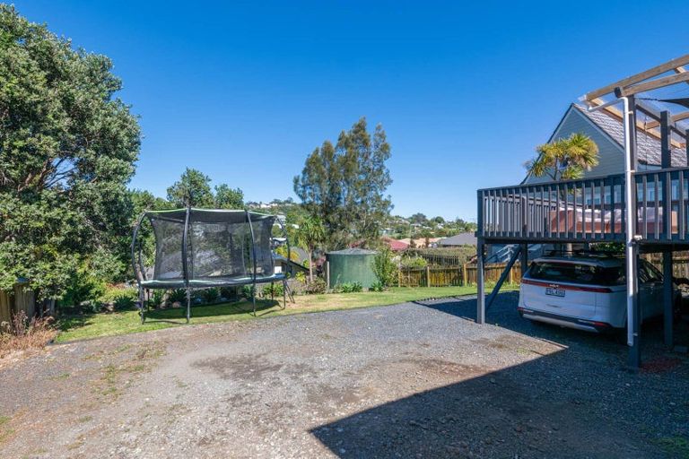 Photo of property in 245 Vipond Road, Stanmore Bay, Whangaparaoa, 0932