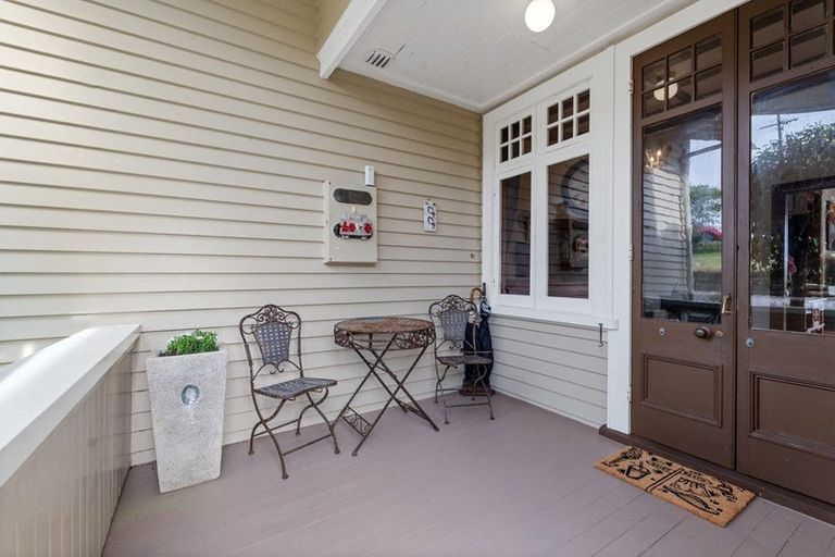 Photo of property in 23a Shakespear Road, Army Bay, Whangaparaoa, 0930