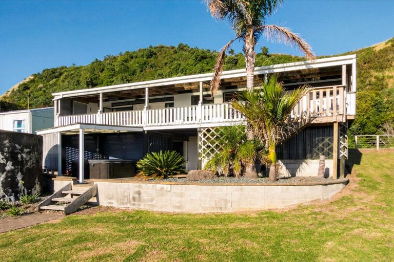 Photo of property in 102 Newcastle Street, Mahia, 4198