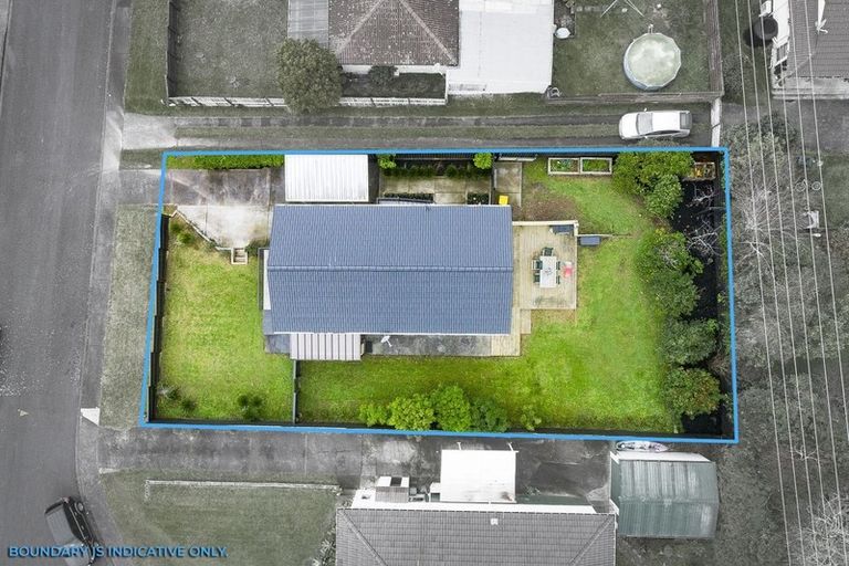 Photo of property in 13 Cushla Place, Massey, Auckland, 0614