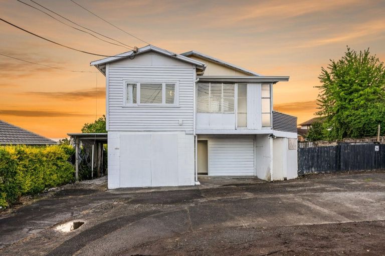 Photo of property in 72 Don Buck Road, Massey, Auckland, 0614